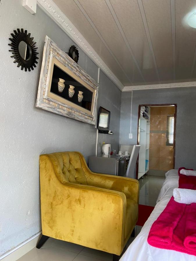 Nsuku Bed And Breakfast Thulamahashi Eksteriør billede